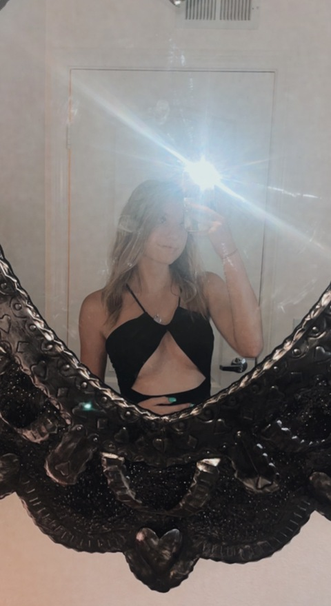 Onlyfans free content emmaslamelife 

 picture 2