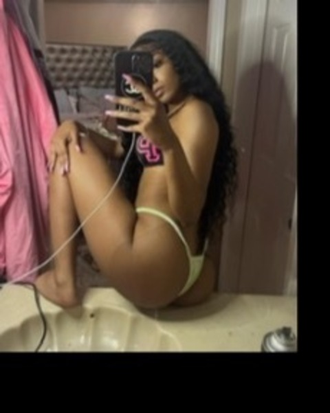 View emmfineass (Fineassem) OnlyFans 2 Photos and 1 Videos leaked 

 picture 2
