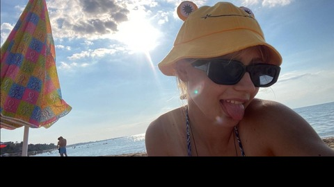 Download emmy_free OnlyFans content free 

 picture 2