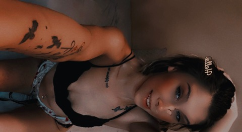 View emmyrose_24 OnlyFans content for free 

 picture 2