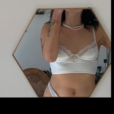 View Emmy💋 (emmyseven) OnlyFans 134 Photos and 57 Videos leaks 

 picture 2