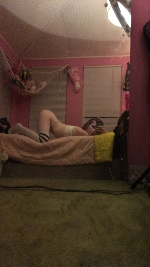 Onlyfans leak emobugslut 

 picture 2