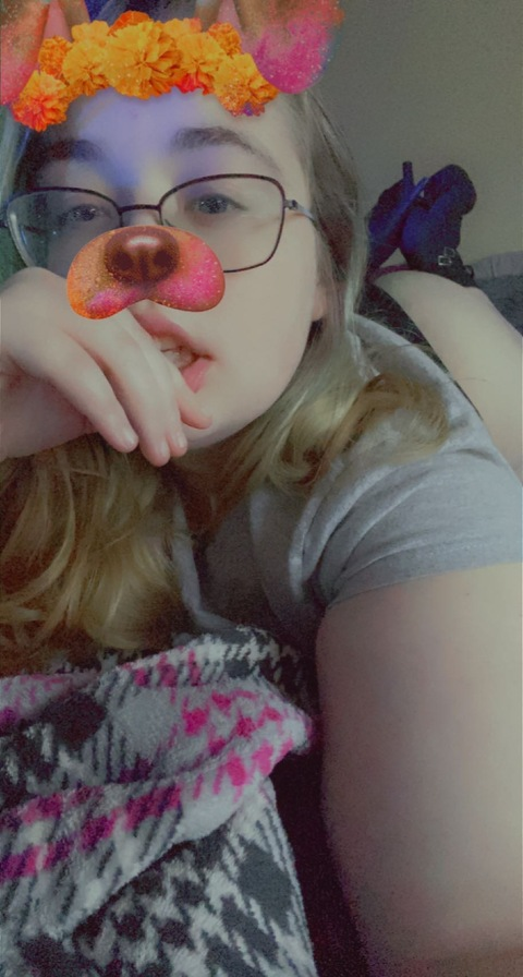 emochild80 OnlyFans Leaked Photos and Videos 

 picture 2