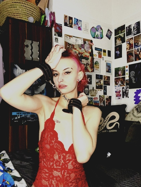 emogirl97 OnlyFans Leaked 

 picture 2
