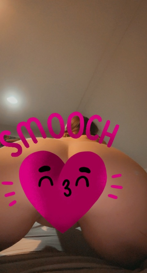 View emomma2020 OnlyFans content for free 

 picture 2