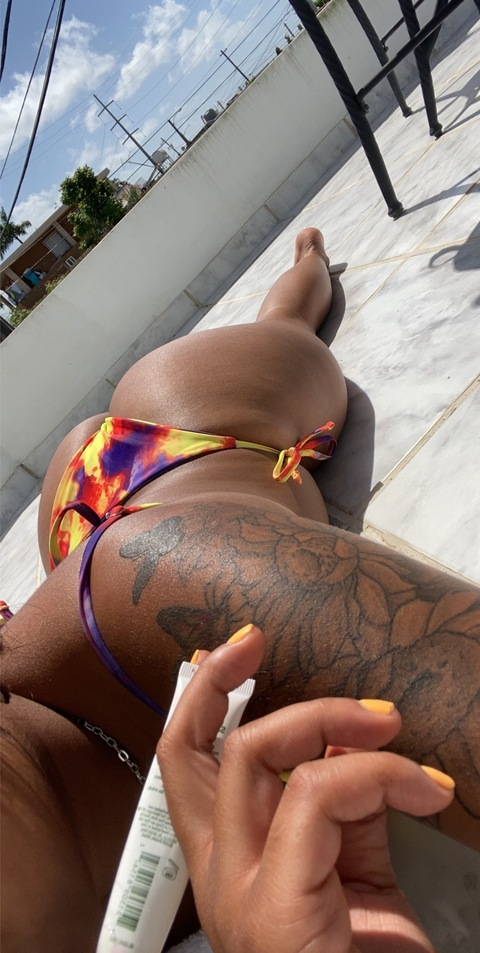 emoneyybagss OnlyFans Leak (7 Photos and 5 Videos) 

 picture 2