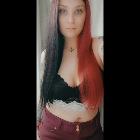 emoqueen420 OnlyFans Leaks 

 picture 2