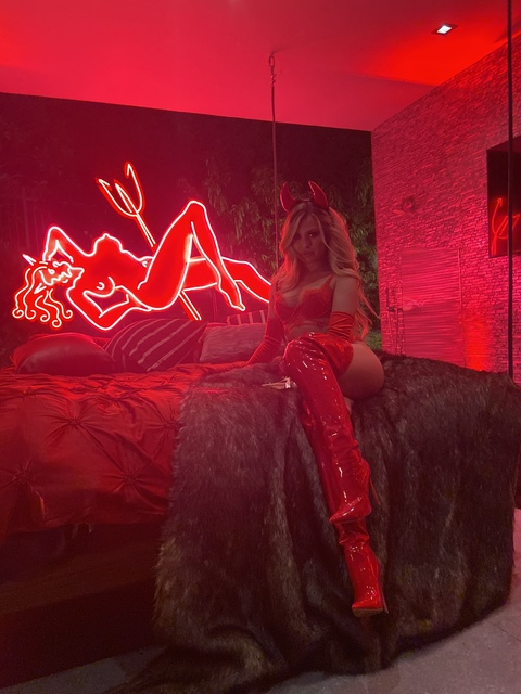 Download emtyrell OnlyFans content free 

 picture 2
