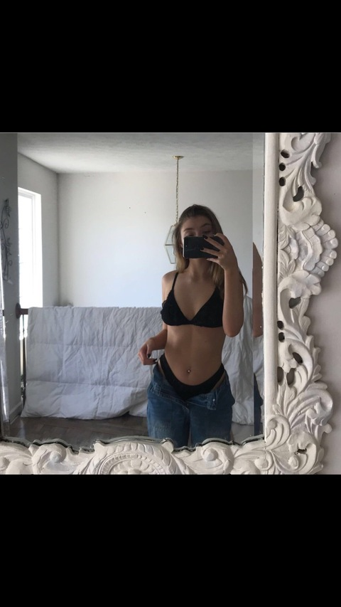 Download emz.rose OnlyFans content free 

 picture 2