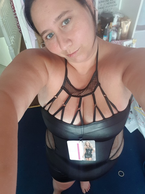 englishgirlinwales (Sam) OnlyFans content 

 picture 2