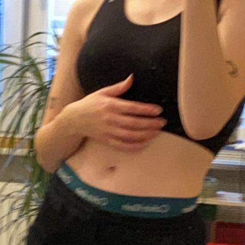erdbeerquaark OnlyFans Leaked Photos and Videos 

 picture 2