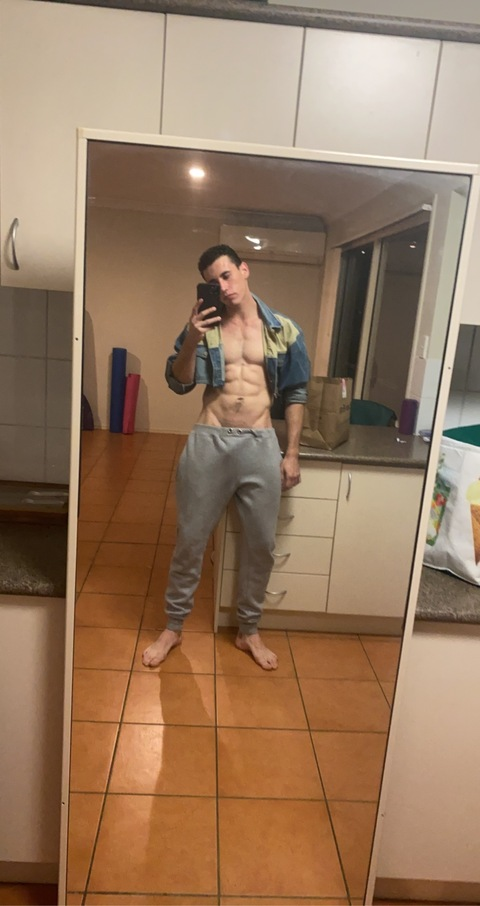 ethangimz OnlyFans Leak (22 Photos and 2 Videos) 

 picture 2