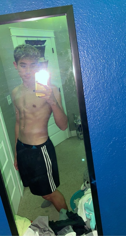 ethanmichale_18 OnlyFans Leaks 

 picture 2