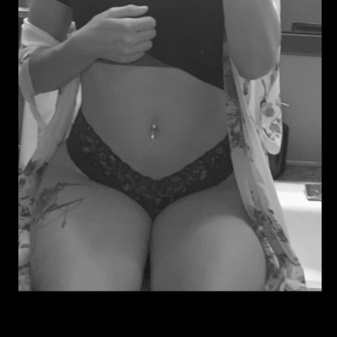 ethomas2468 (Liz😜💋) free OnlyFans Leaked Pictures and Videos 

 picture 2