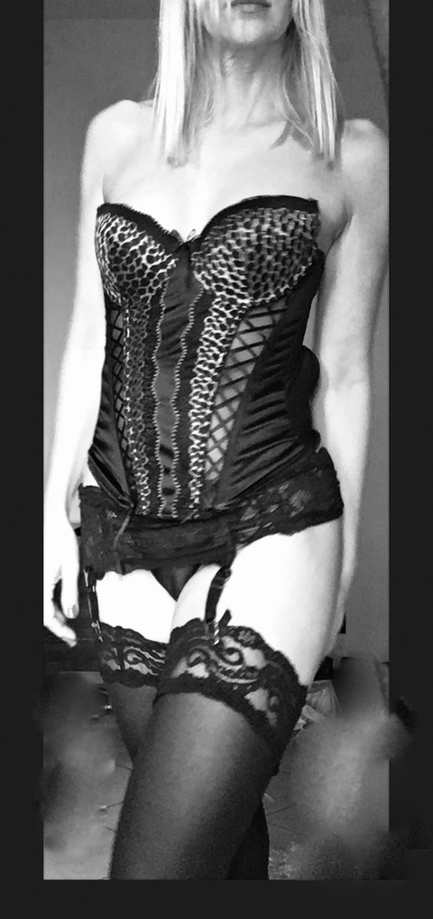 evamiller (Miss EVA) free OnlyFans Leaked Pictures and Videos 

 picture 2