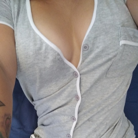 evasantiago2003 OnlyFans Leak (24 Photos and 0 Videos) 

 picture 2