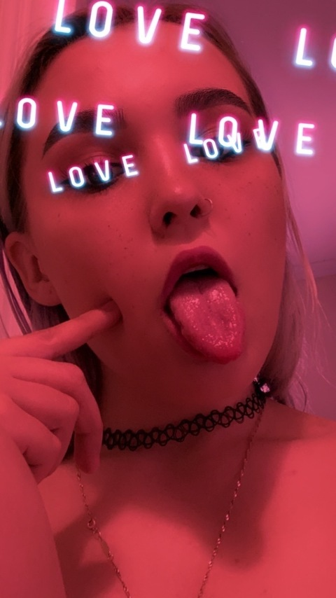 Onlyfans leaked evee_xxx 

 picture 2
