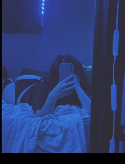 eviebxby OnlyFans Leaked (24 Photos and 6 Videos) 

 picture 2