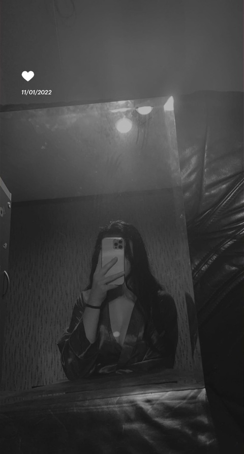 View eva irbe (evvaiirbbe) OnlyFans 4 Photos and 5 Videos gallery 

 picture 2