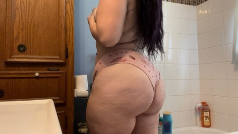 View lilly 🍒 (explicitslvtxxx) OnlyFans 32 Photos and 42 Videos for free 

 picture 2