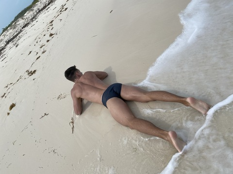 f_a_c_u_n_do-free OnlyFans Leaks 

 picture 2