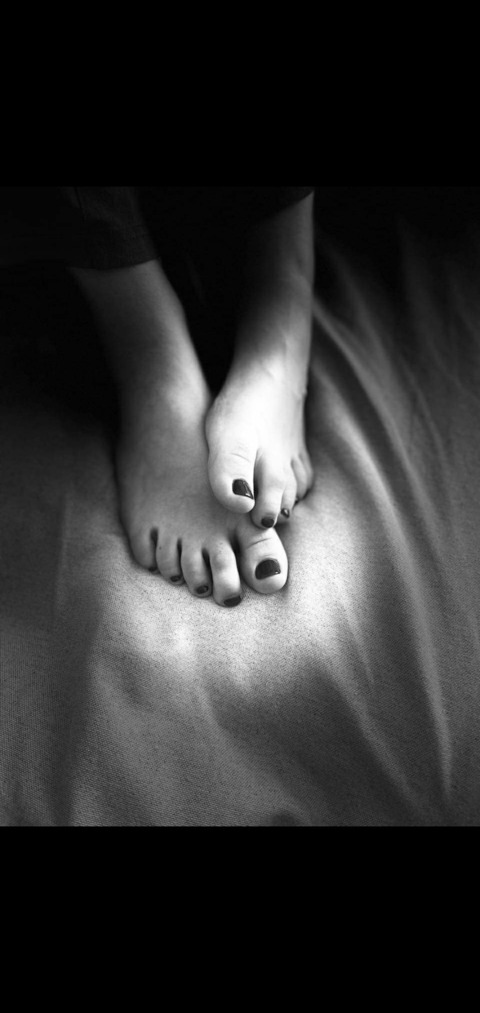 feet.kawaii OnlyFans Leaks (15 Photos and 3 Videos) 

 picture 2