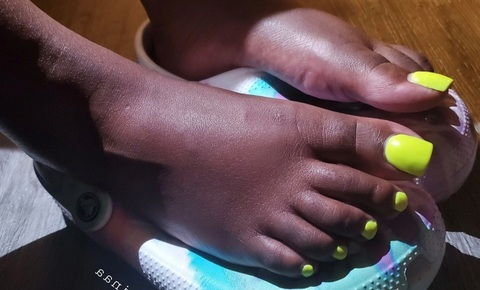 feetbyginaa OnlyFans Leak 

 picture 2