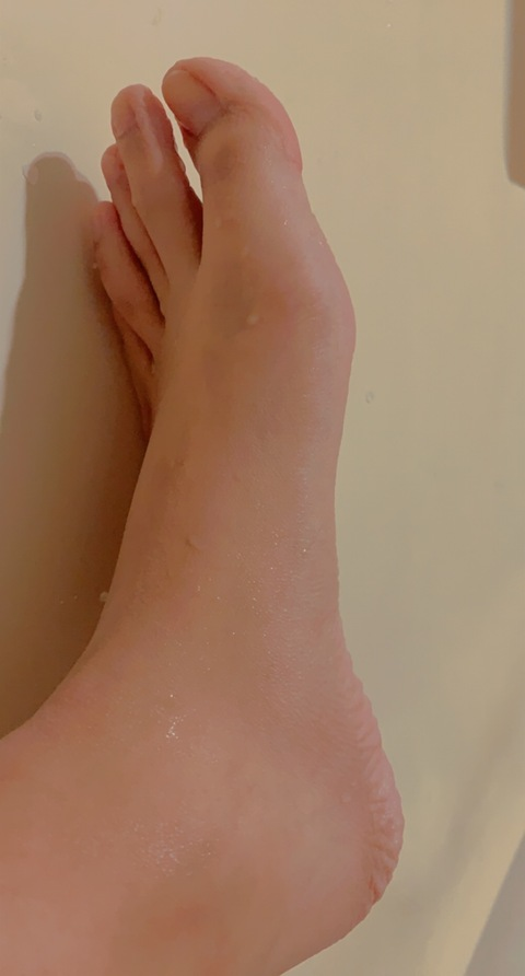 Download feetoroma OnlyFans videos and photos free 

 picture 2