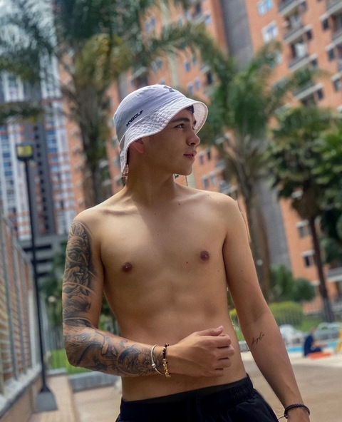 Download felipegil11 OnlyFans videos and photos for free 

 picture 2