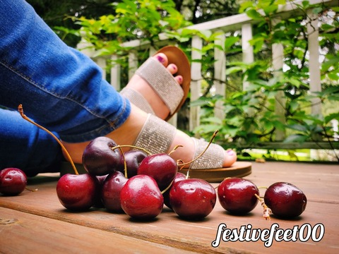 Free access to @festivefeet00_free (Yvonne Lafoot_free) Leak OnlyFans 

 picture 2
