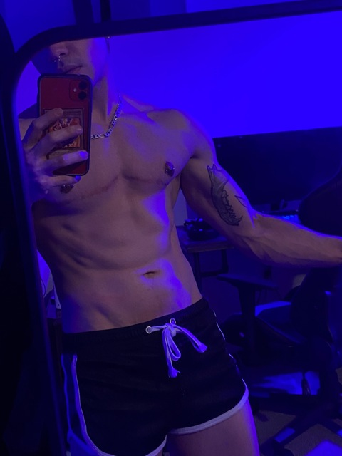 fingerfryhorror OnlyFans Leaked (26 Photos and 3 Videos) 

 picture 2