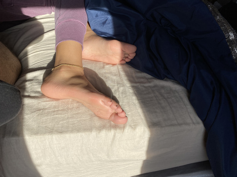 View footjob3282 OnlyFans content for free 

 picture 2