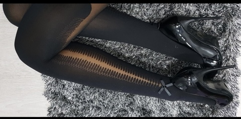 @footlove00 leak Onlyfans gallery for free 

 picture 2