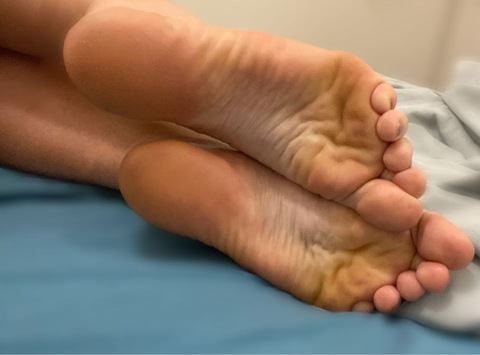 View forallthefeetfun OnlyFans content for free 

 picture 2