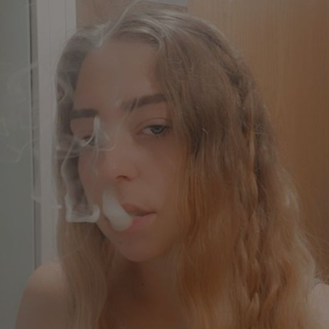 four20larissa (Larissa Lee) free OnlyFans Leaks 

 picture 2
