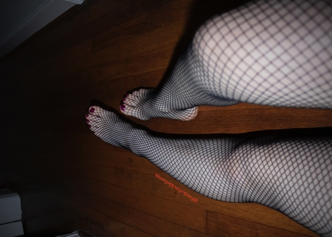 Free access to freakyfrecklefeet99 (FreakyFreckleFeet99) Leaked OnlyFans 

 picture 2