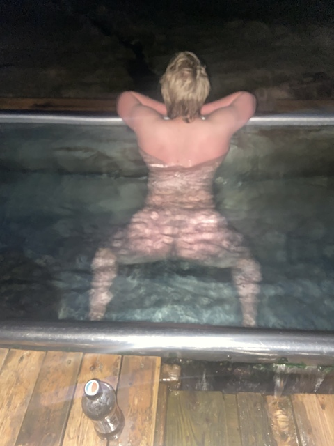 freakyiniceland OnlyFans Leak (15 Photos and 4 Videos) 

 picture 2