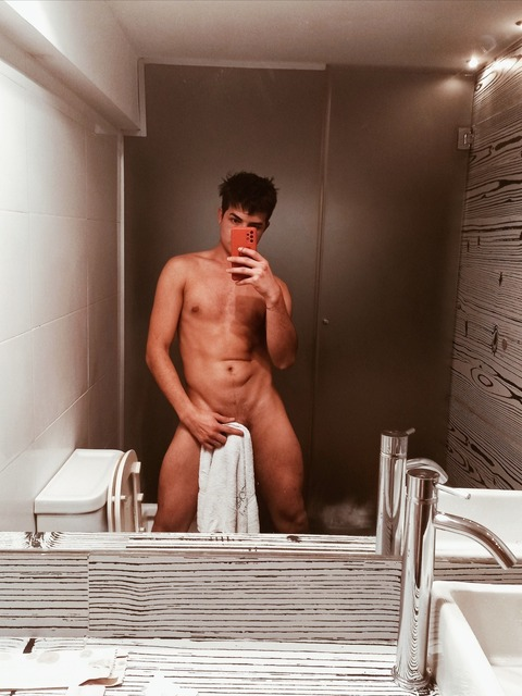 View gabrielito0 OnlyFans content for free 

 picture 2
