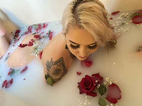 View Ky🥀 (geminibabe) OnlyFans 153 Photos and 127 Videos for free 

 picture 2