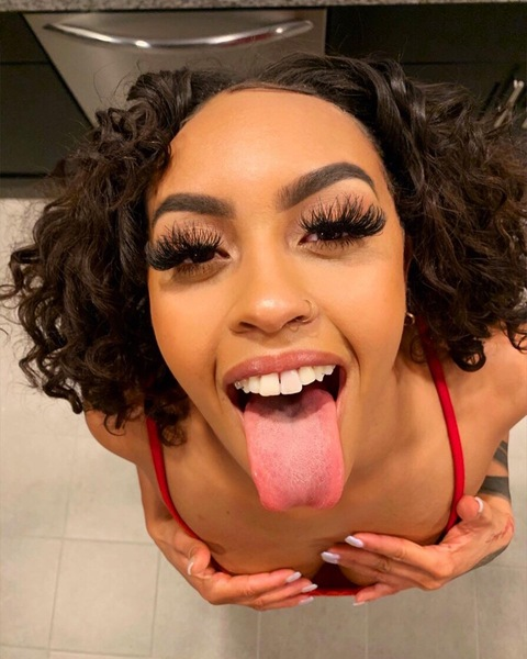 Download geneasky OnlyFans content free 

 picture 2