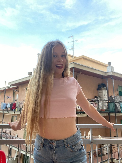 Download georgia2003 OnlyFans content free 

 picture 2