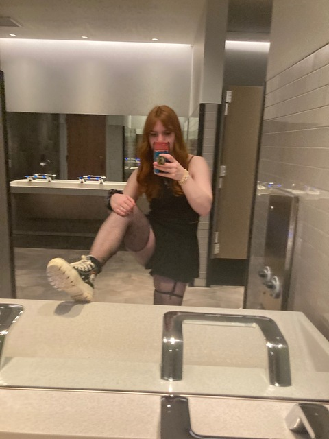 View gingerfarrah (Ginger Farrah) OnlyFans 6 Photos and 5 Videos leaks 

 picture 2