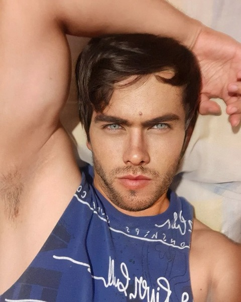 giuliano_casstelli (Giuliano Casstelli) free OnlyFans Leaked Pictures and Videos 

 picture 2