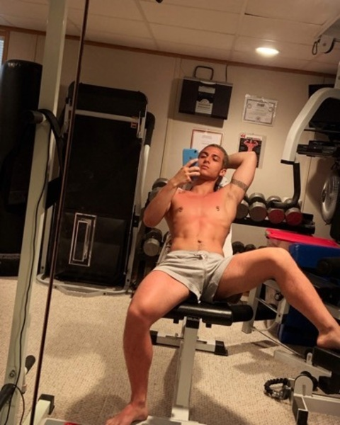 View Jesse Bell (give_it_a_th0t) OnlyFans 224 Photos and 182 Videos gallery 

 picture 2