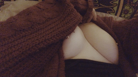 glittertitts (Rose) OnlyFans Leaked Content 

 picture 2