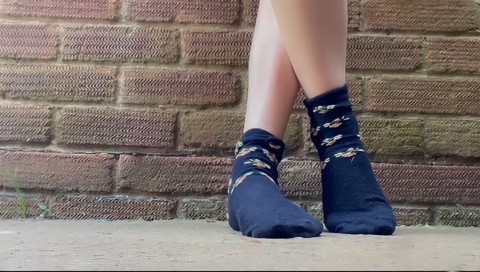 View Leah (goddess_feetandsocks) OnlyFans 77 Photos and 4 Videos leaks 

 picture 2
