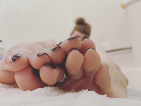 goddessalyse (GoddessAlyse) OnlyFans Leaked Videos and Pictures 

 picture 2
