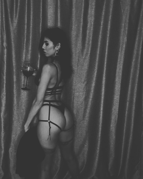 View goddesskinky OnlyFans content for free 

 picture 2