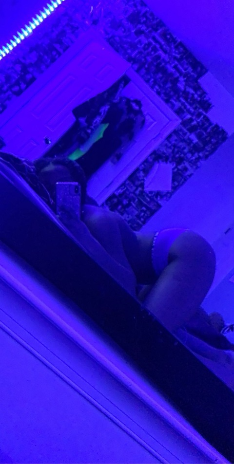 View Sal👅 (goddessrl) OnlyFans 34 Photos and 7 Videos for free 

 picture 2
