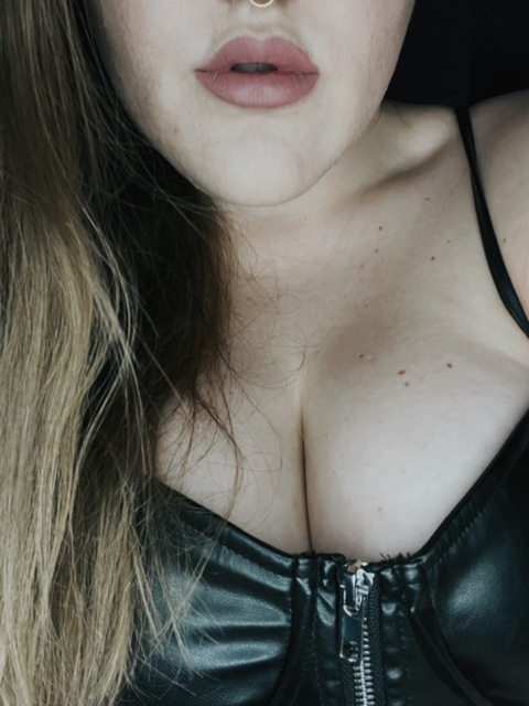 Free access to goddesss_danielle (Goddess Danielle) Leak OnlyFans 

 picture 2